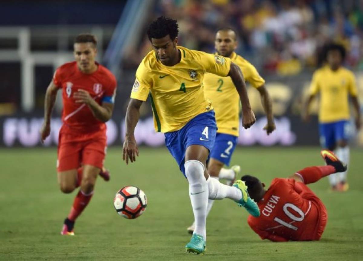 Perú da el batacazo, gana 1-0 a Brasil y lo elimina de la Copa América