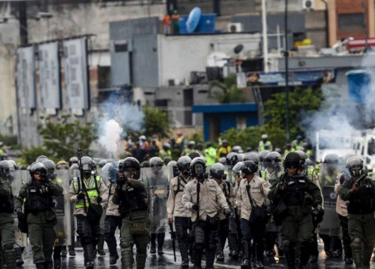 Dos dirigentes opositores venezolanos detenidos por 'actos terroristas': ministro