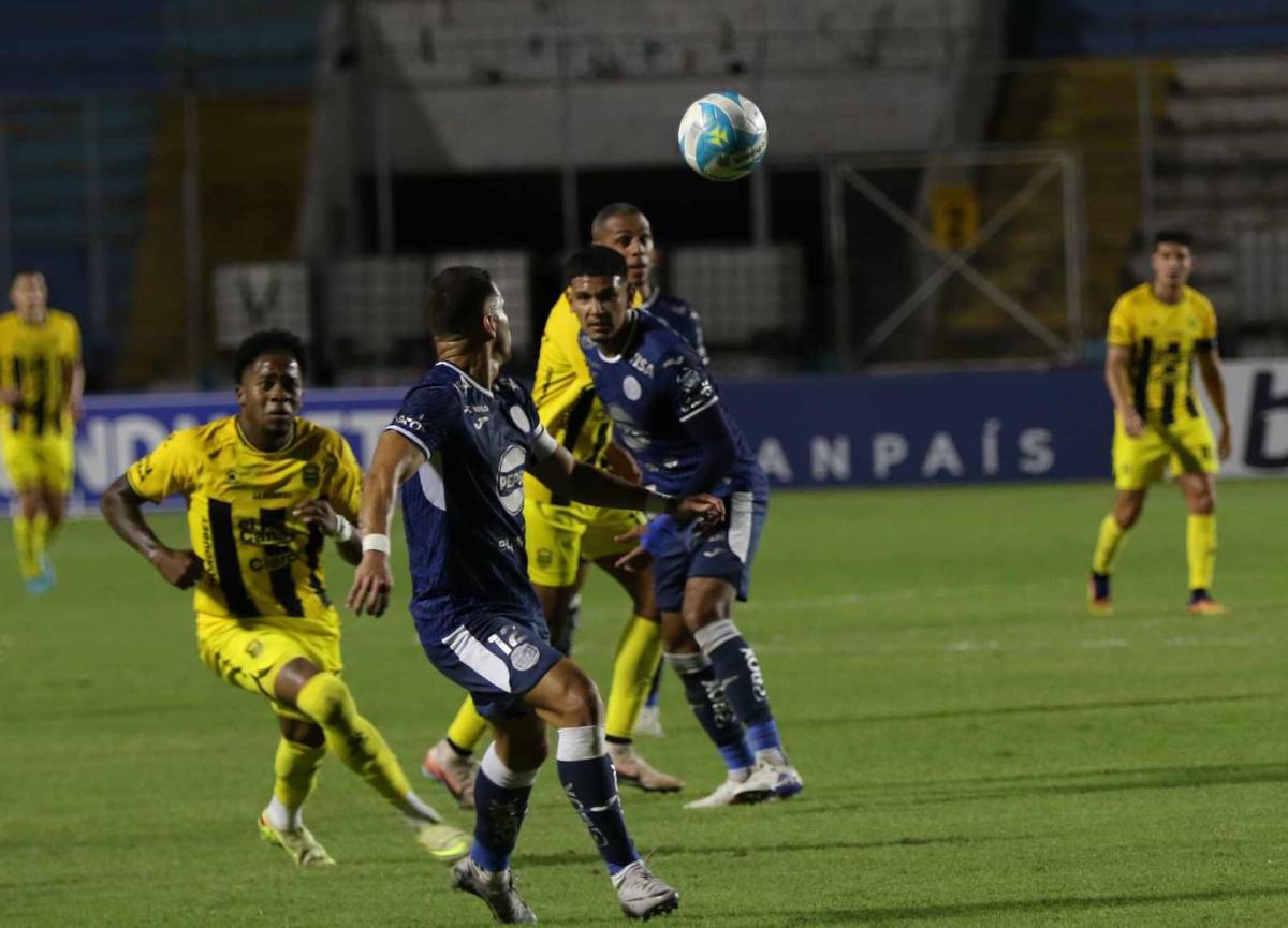 DT de Honduras vigila, esposa de exjugador sorprende y Motagua amarga a Real España