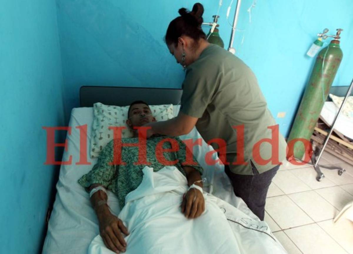 Mineros hondureños rescatados relatan pesadilla en interior del túnel