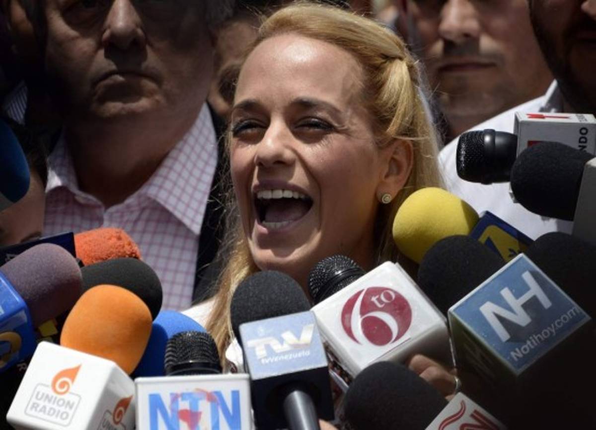 Opositor radical López enfrenta juicio por incitar a la violencia