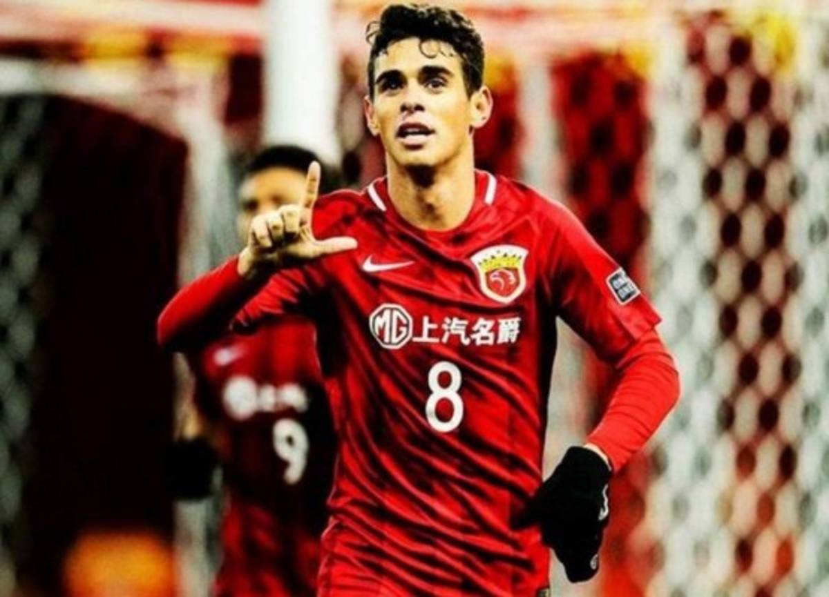 Oscar marca en su primer partido oficial en China