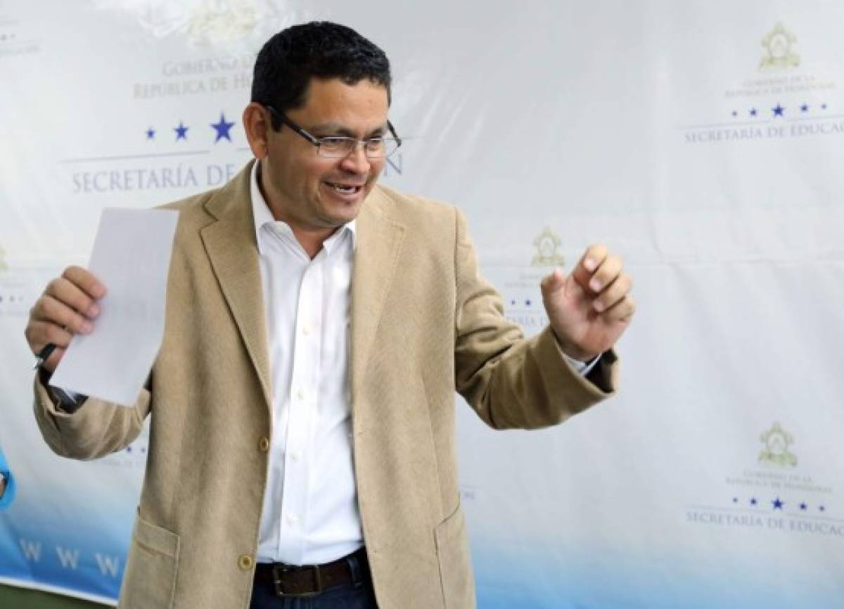 Democratización de la educación superior anuncia Marlon Escoto si se convierte en rector de la UNAH