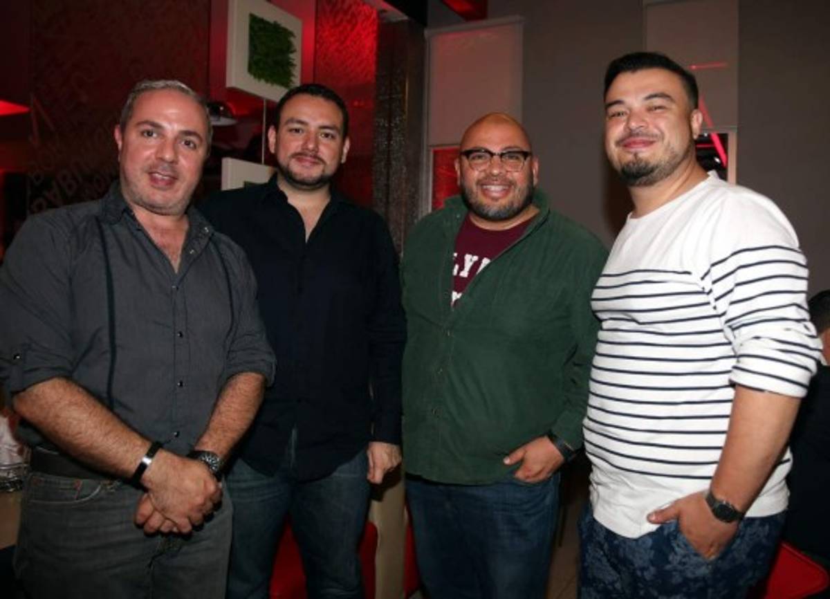 Con música inauguran el nuevo Rumba Burger