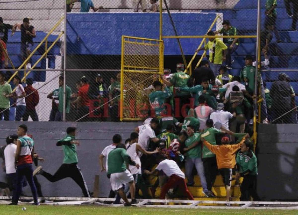 Suspenden clásico Olimpia-Motagua tras actos violentos en el estadio Morazán de San Pedro Sula