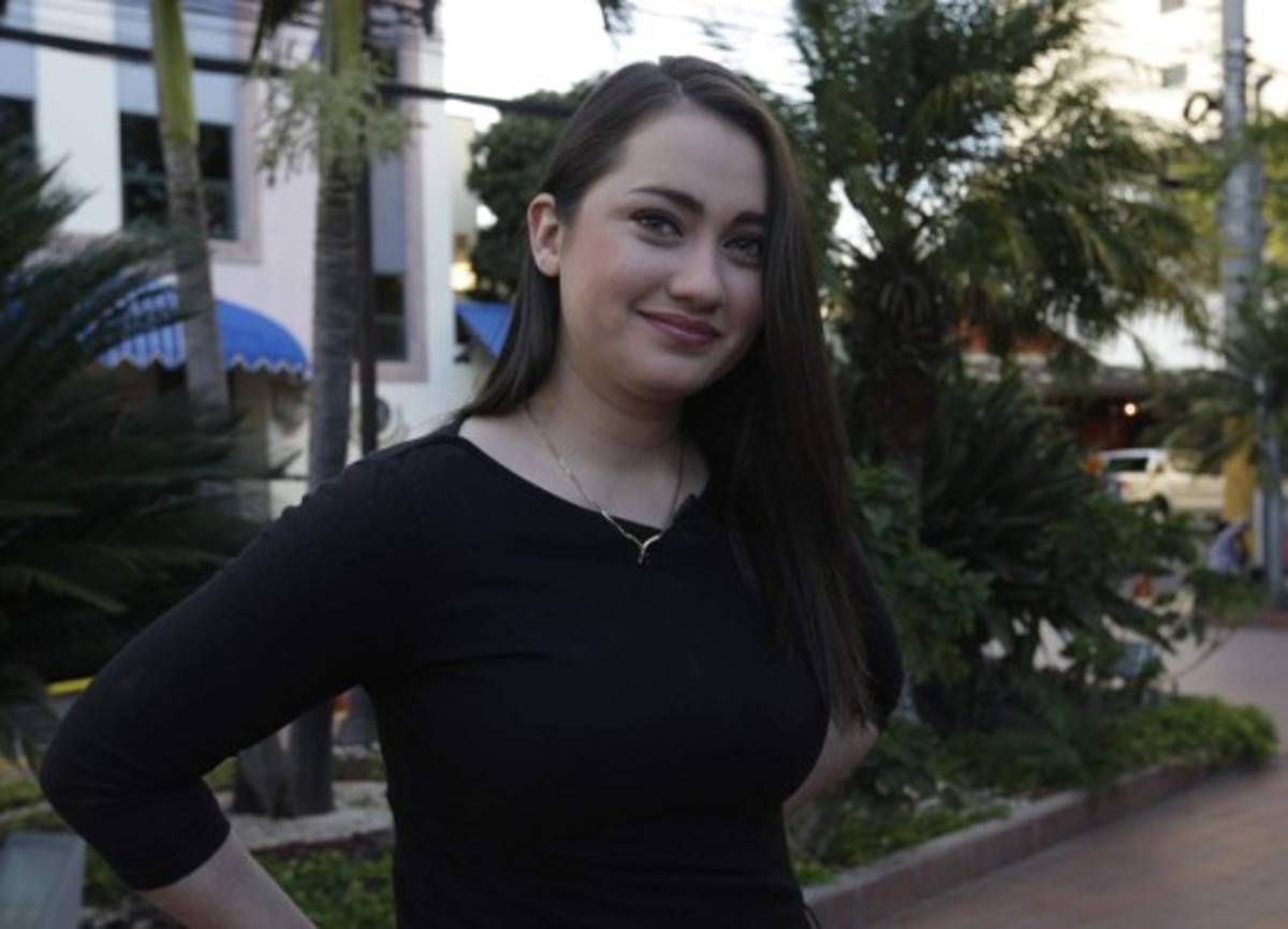 La bella modelo que sobrevivió a las llamas de la Feria del Agricultor