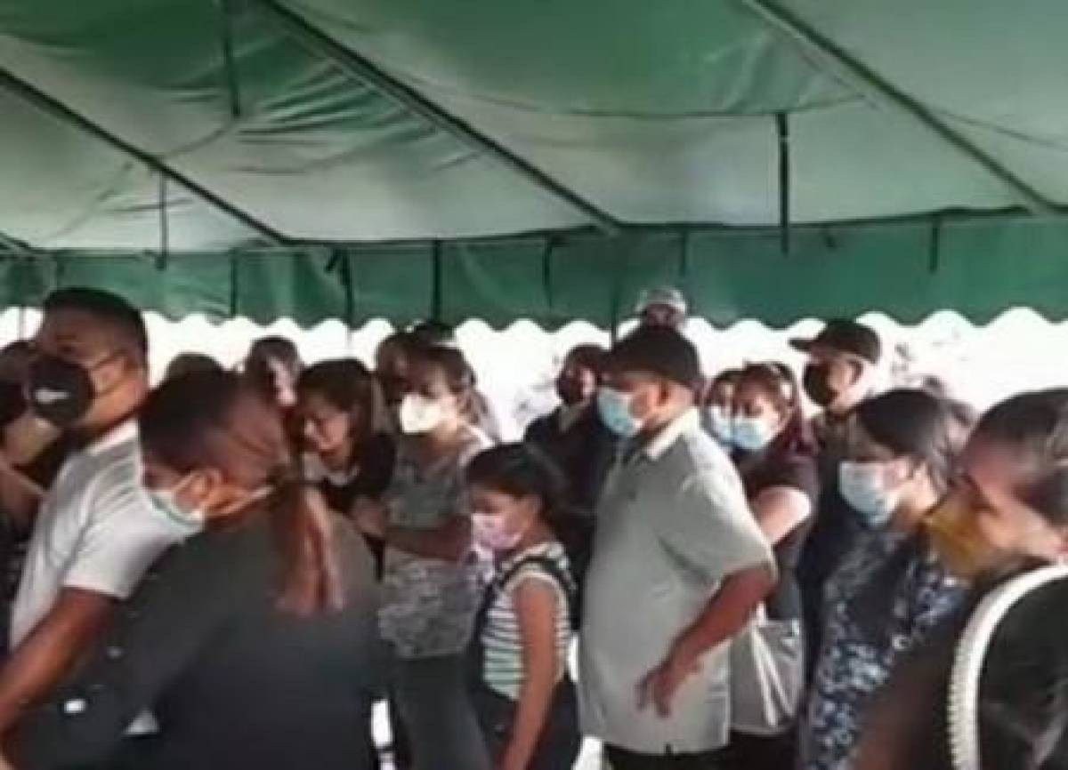 El sepelio del joven Jairo Josué, quien fue confirmado muerto el mismo domingo, fue realizado la tarde del lunes en el cementerio San Miguel Arcángel.