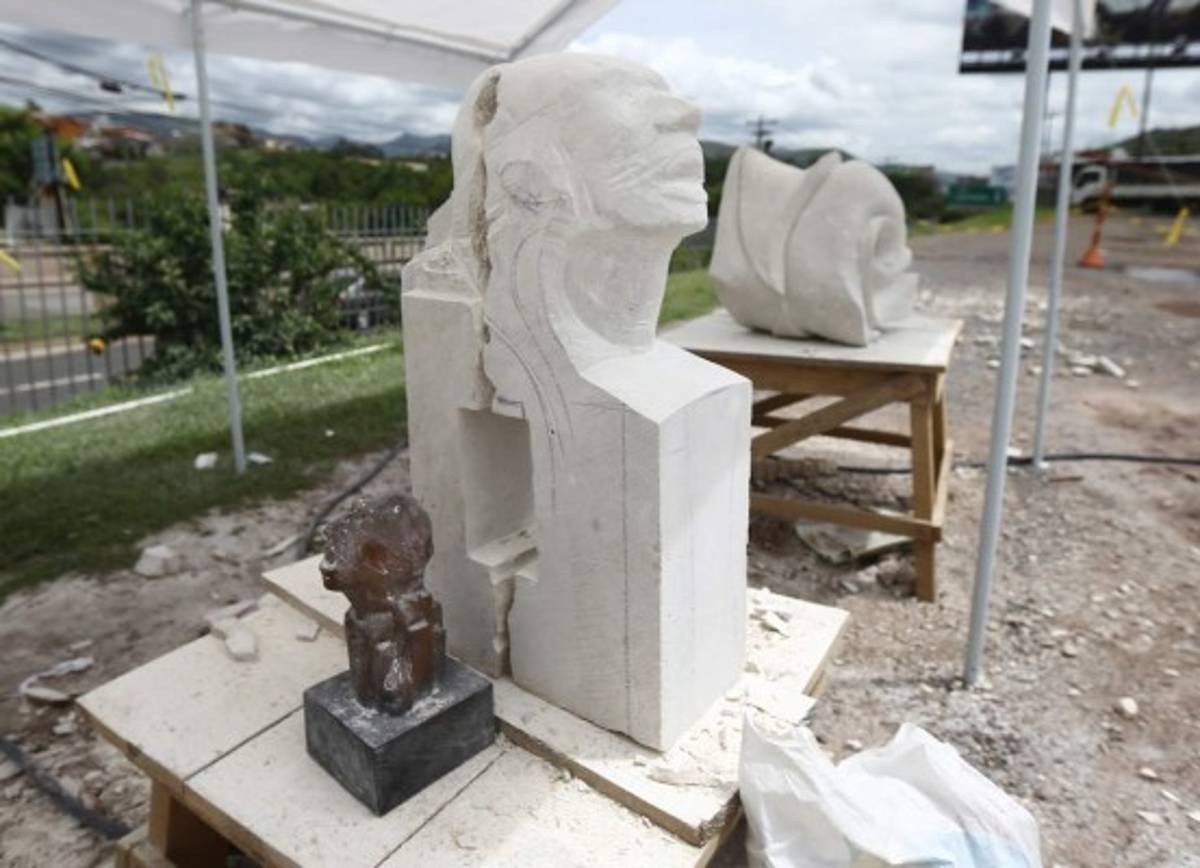 Honduras en el cincel de los escultores