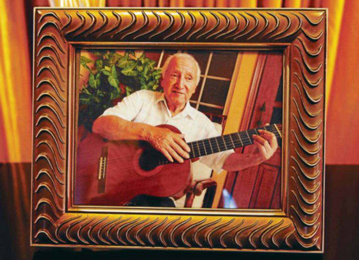 Honduras: Falleció Adán Funes, autor de 'Los inditos”