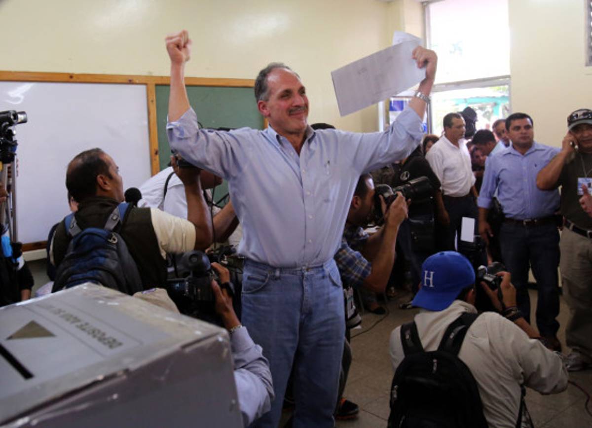 Galería en Instagram y Flickr de los candidatos a alcaldes de Tegucigalpa votando
