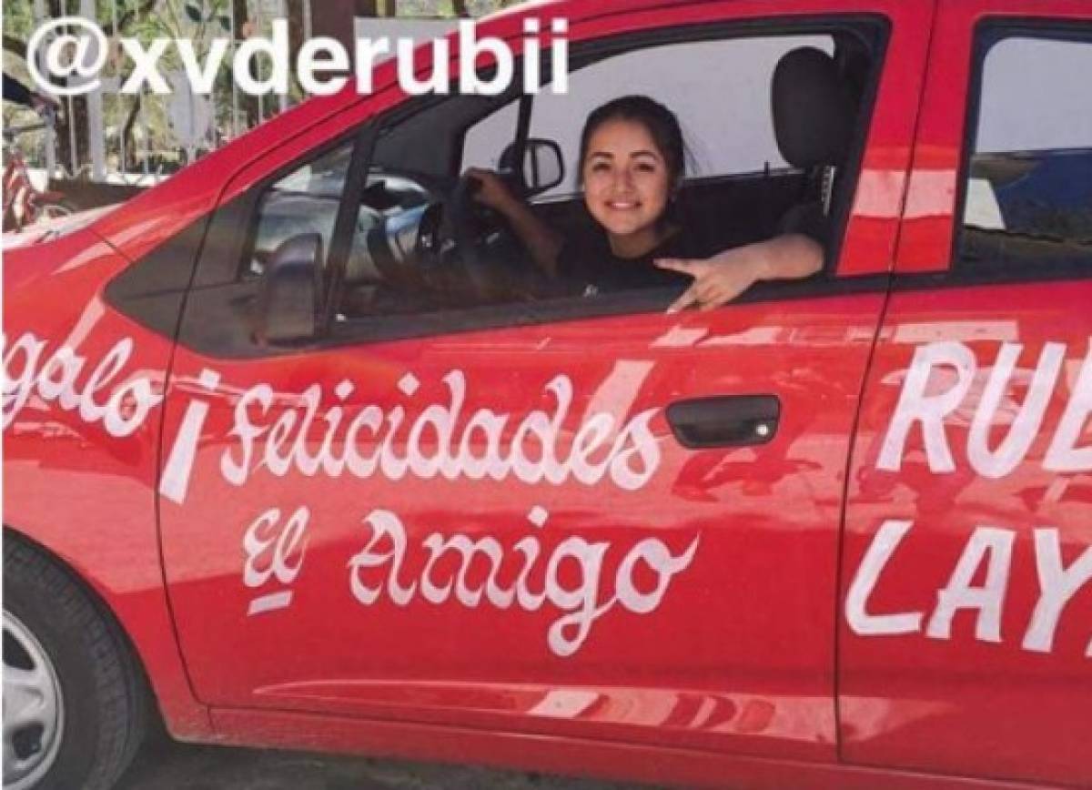 Rubí presume su nuevo auto y le llueven las críticas en redes