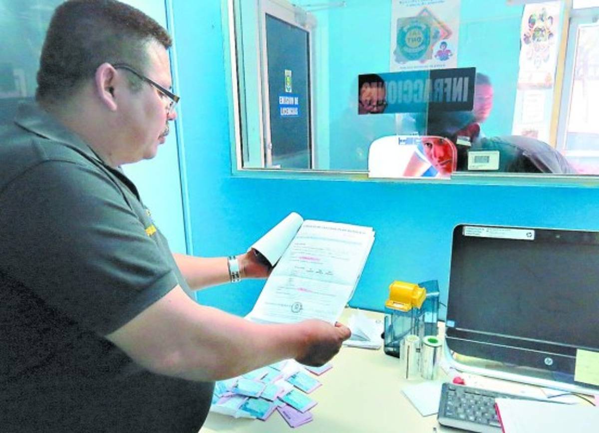 Suspendida la emisión de licencias de Tránsito