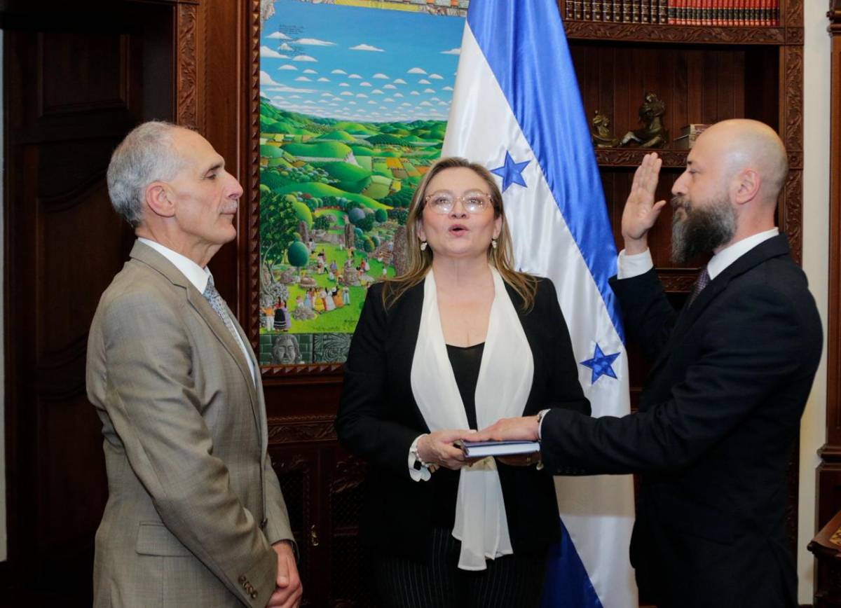 ¿Quiénes son los nuevos funcionarios juramentados por Nasry Asfura el 3 de marzo?