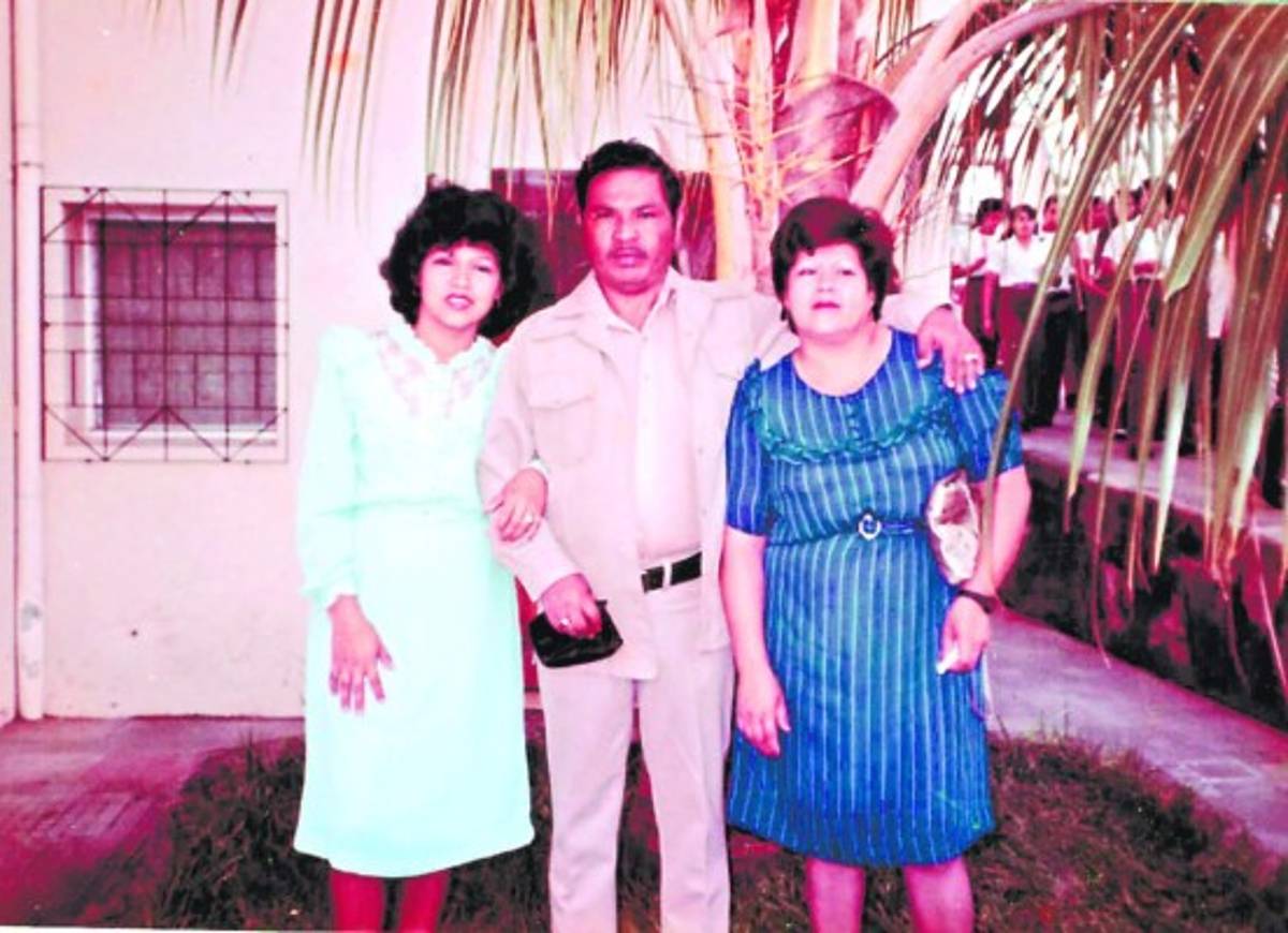 Leyla Flores: Duele cerrar una institución que formó maestros