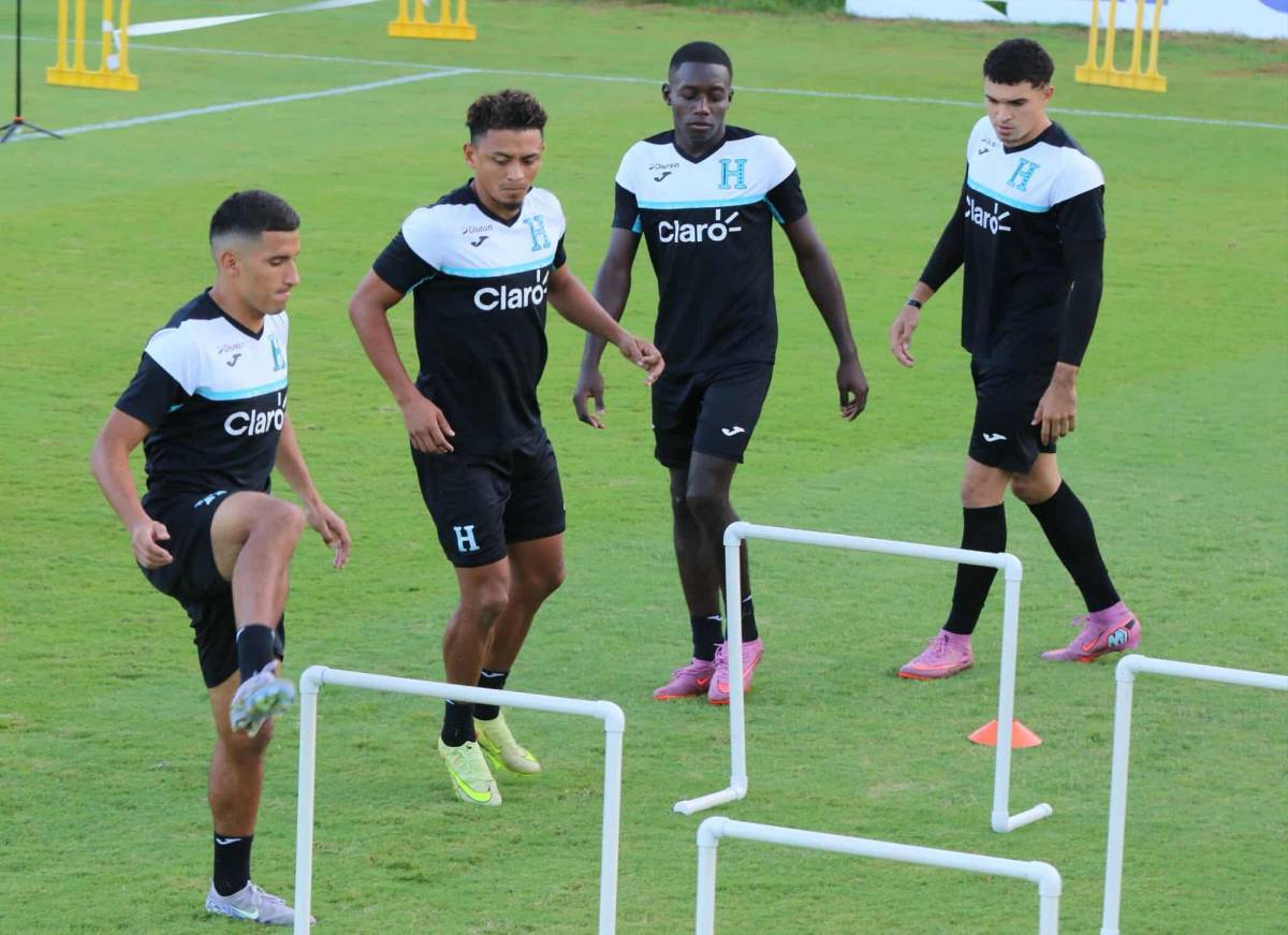 Recibimiento a Yio y jugador es baja: Así fue el entreno de la Selección de Honduras