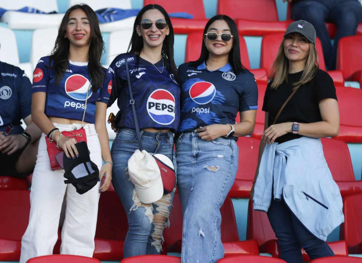 Nueva novia de jugador de Motagua entre las bellas chicas en semifinal ante Real España