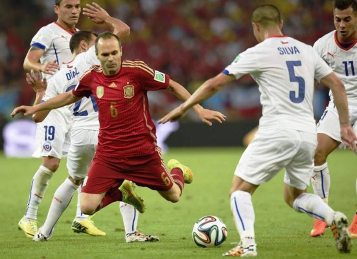 España sufre un mazazo ante Chile y se vuelve a casa