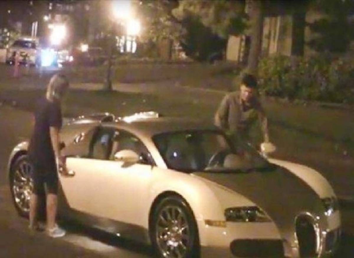 Sexo por subirse al auto