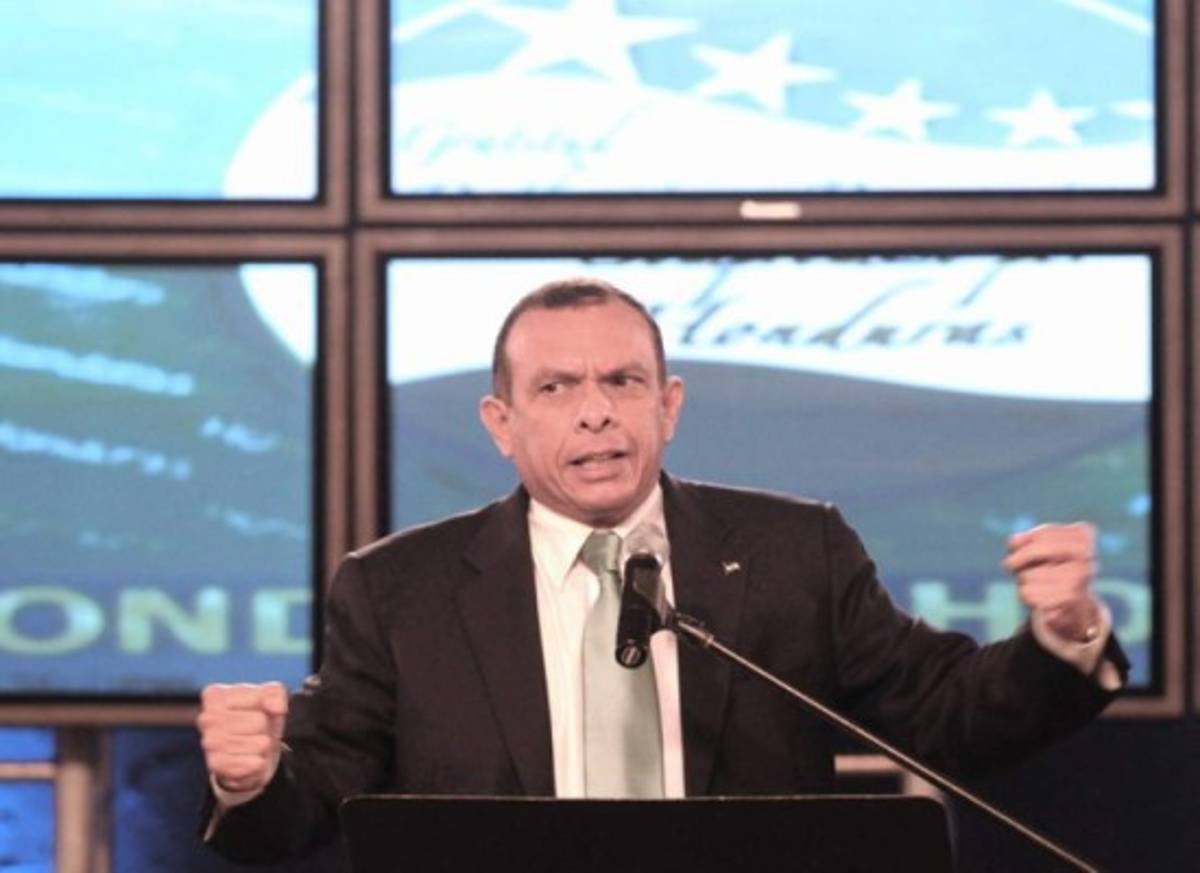 'Pepe' Lobo desmiente falso mensaje en Facebook