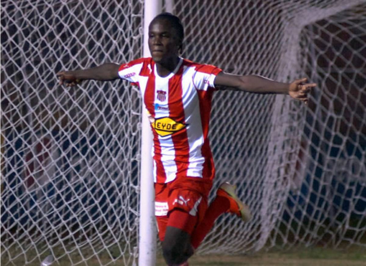 Mario Martínez salvó al Real España con un golazo