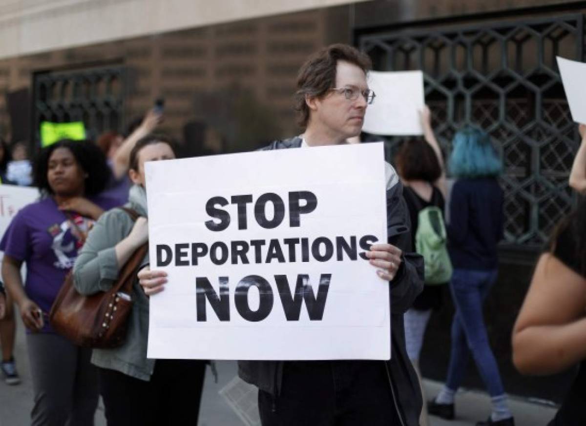 Phoenix: Grupo retira apoyo a credencial para inmigrantes