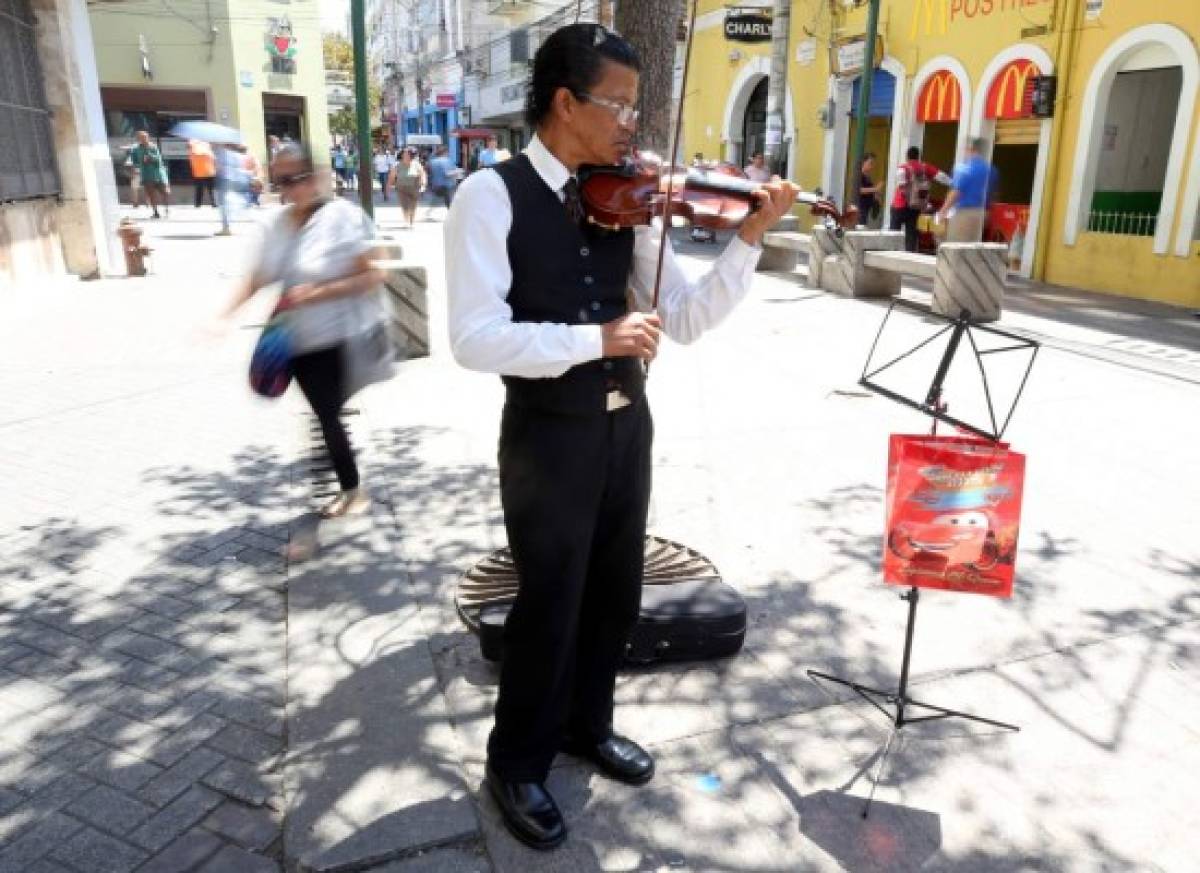 Musical ambiente en el centro de la capital de Honduras