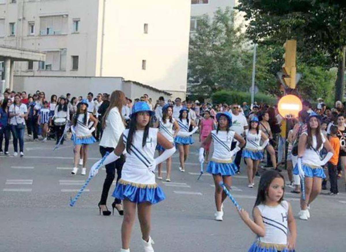 Histórico desfile de hondureños en Girona