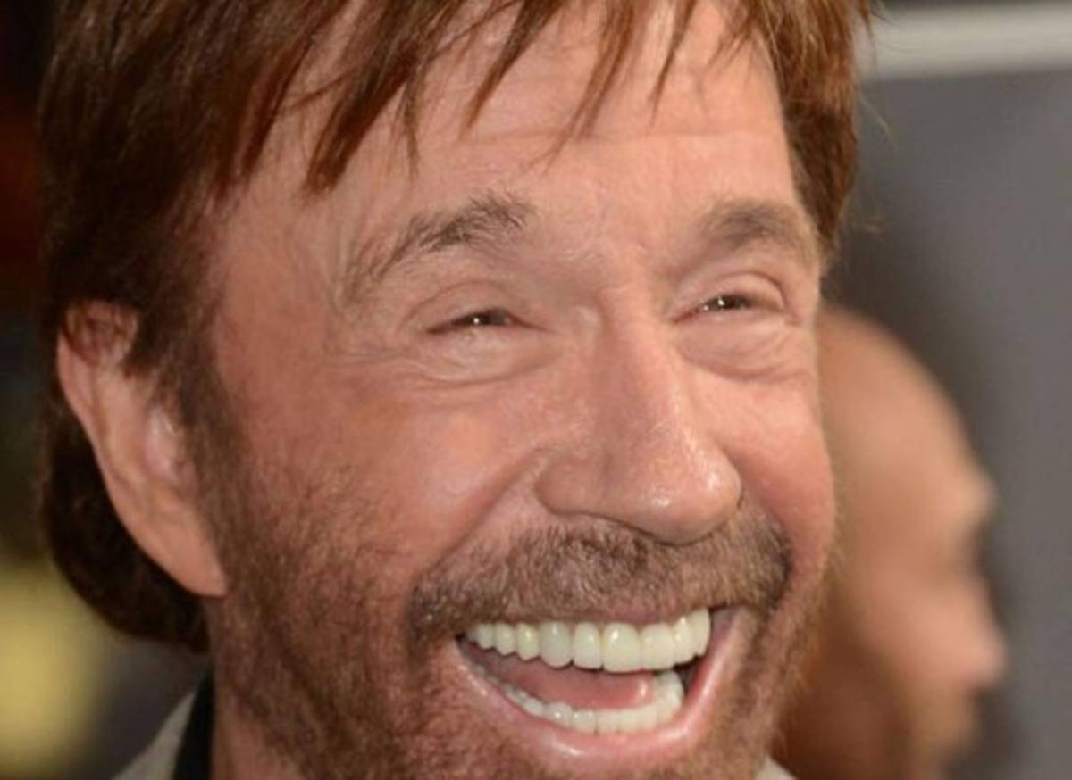 Chuck Norris pastorea iglesia cristiana