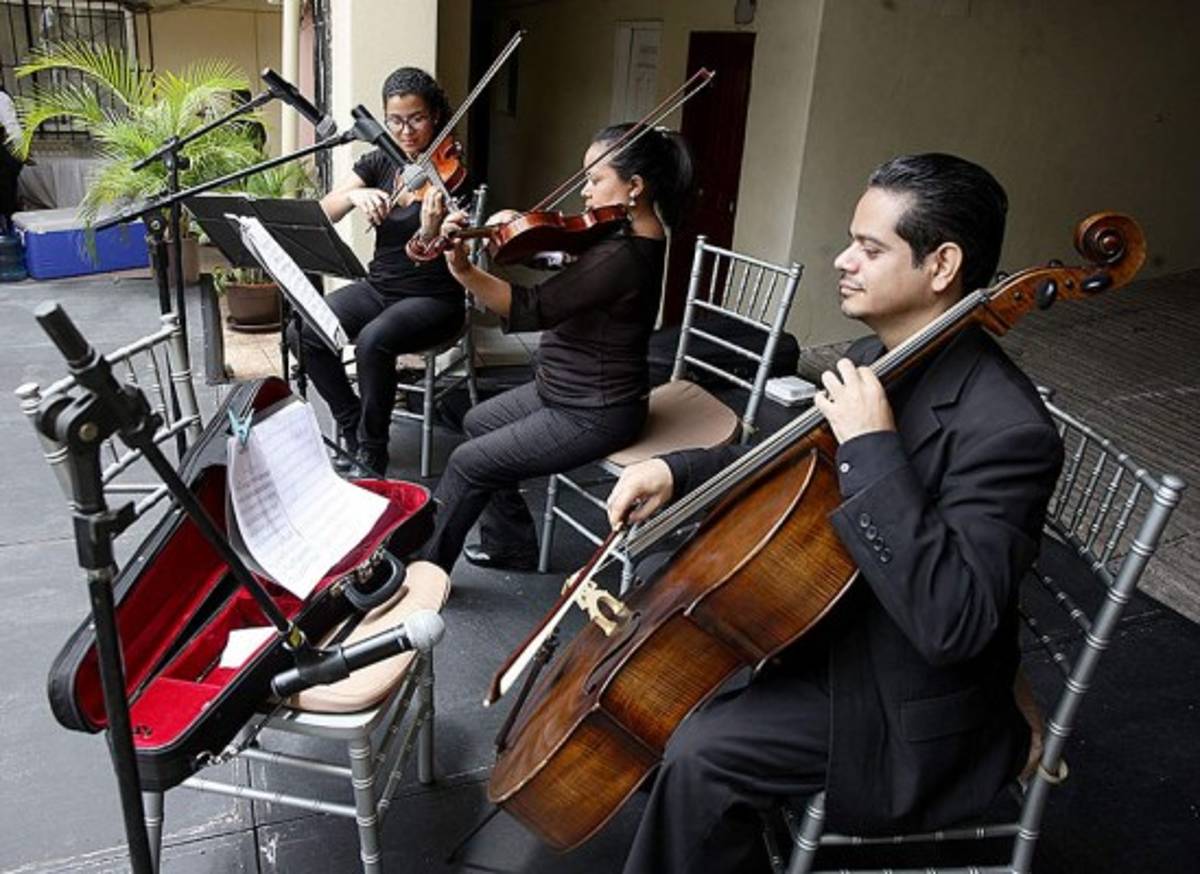 Congreso Nacional premia la excelencia y honradez