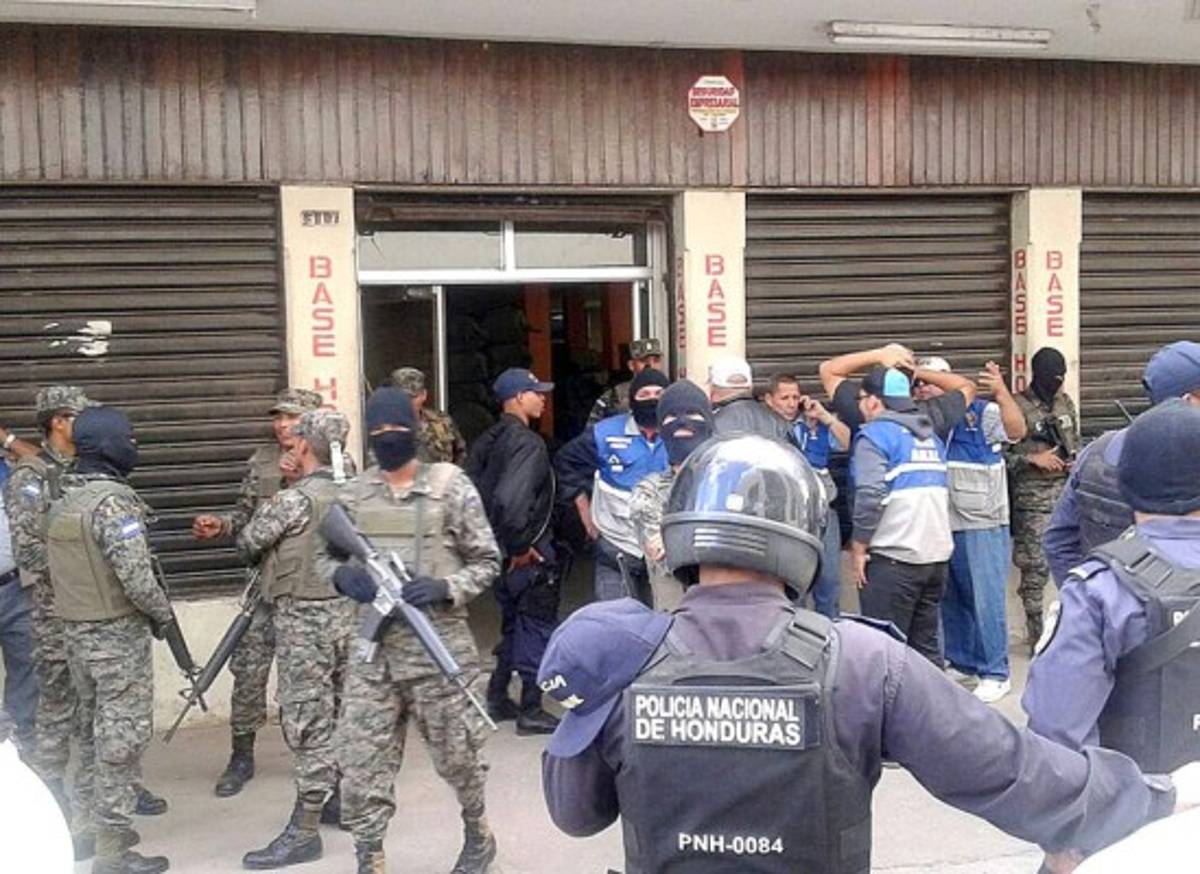 Honduras: Millonario decomiso de pólvora a dueño de carro que explotó