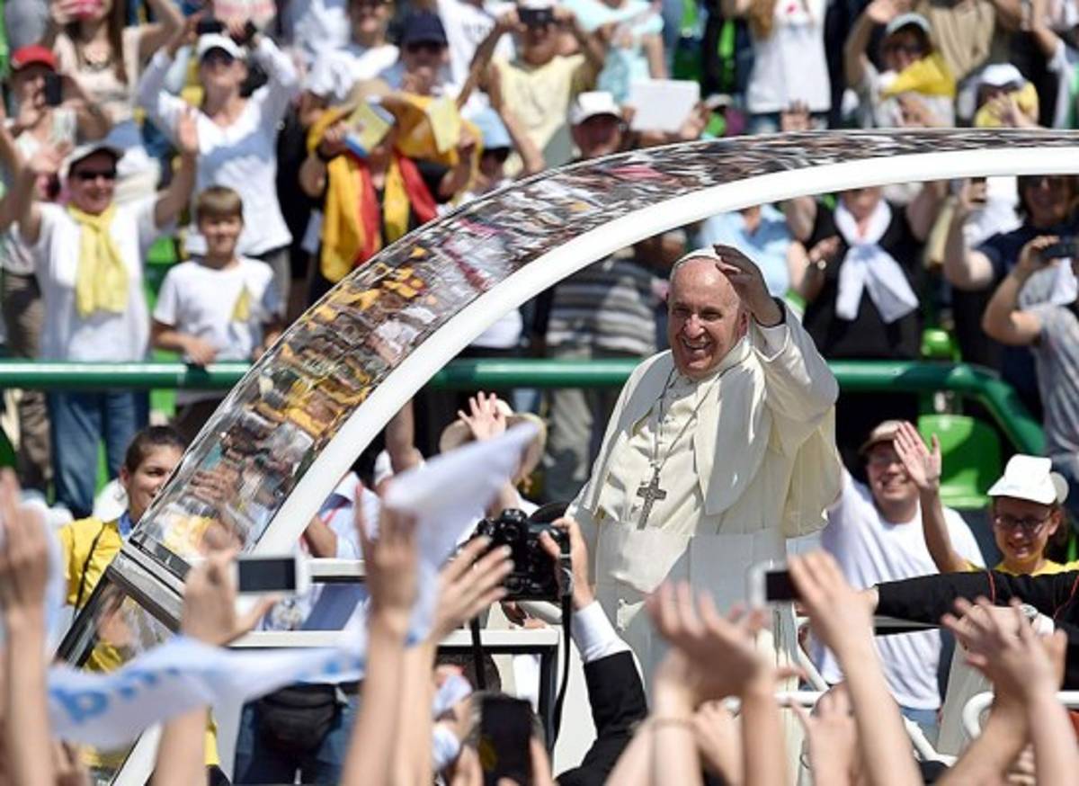 Papa advierte 'clima de guerra' en el mundo