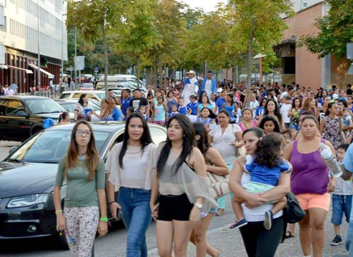 Histórico desfile de hondureños en Girona
