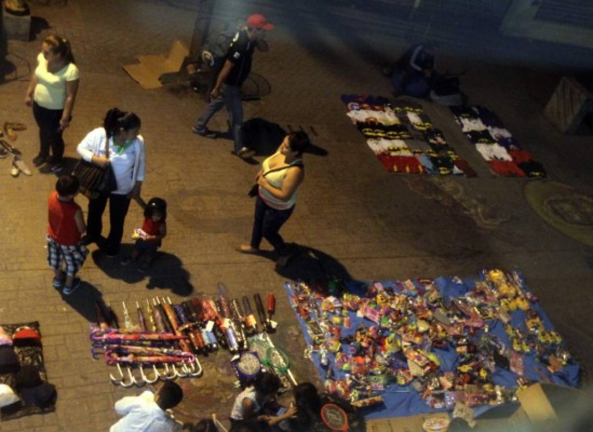Comerciantes inundan el Paseo Liquidámbar de Tegucigalpa