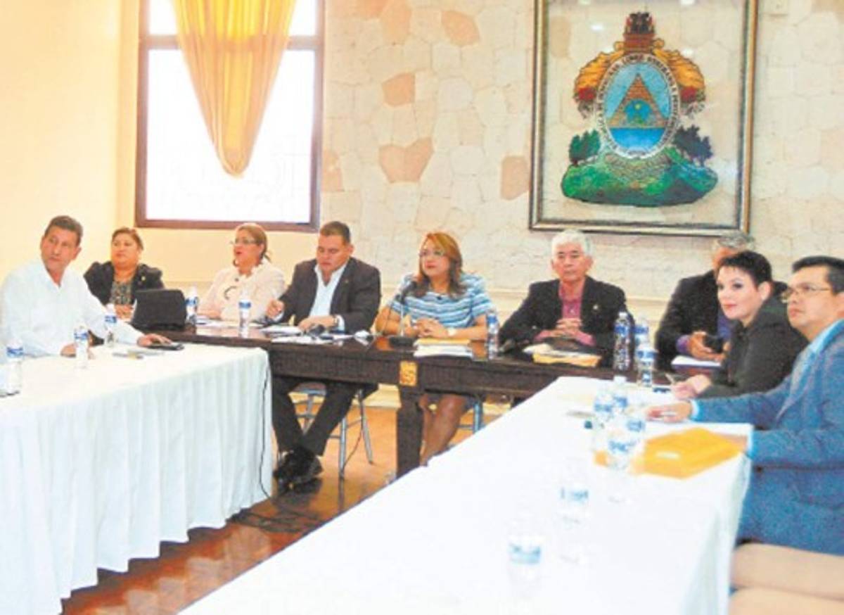 Al menos 688 millones le costaría al país plebiscito para una CICIH