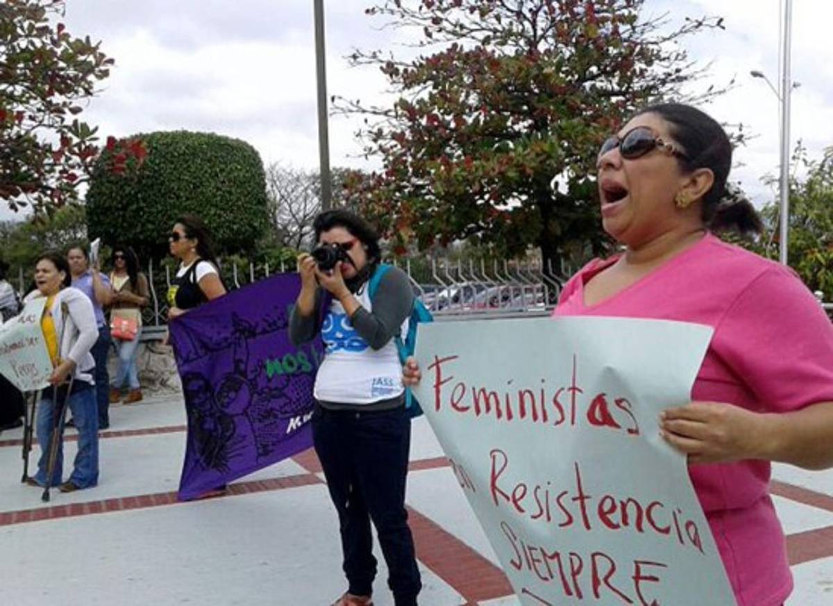 Feministas hondureñas protestan en CSJ