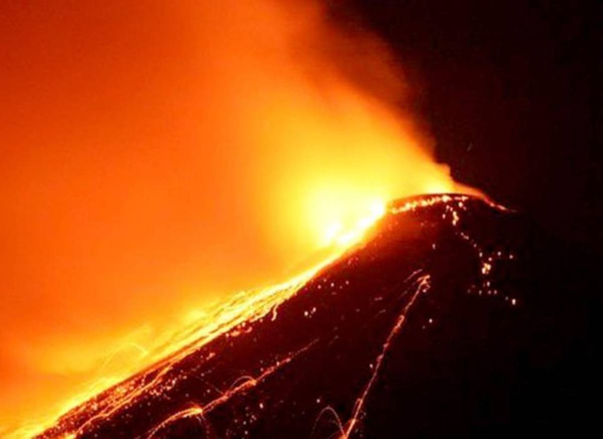 WASHINGTON, DC - JANUARY 20: Lady Gaga sings the National Anthem during the inauguration of U.S. President-elect Joe Biden on the West Front of the U.S. Capitol on January 20, 2021 in Washington, DC. During today's inauguration ceremony Joe Biden becomes the 46th president of the United States. Rob Carr/Getty Images/AFP== FOR NEWSPAPERS, INTERNET, TELCOS & TELEVISION USE ONLY ==