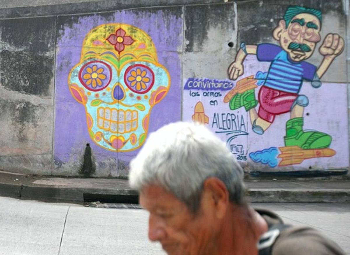 Hondureños a favor y en contra de grafitis