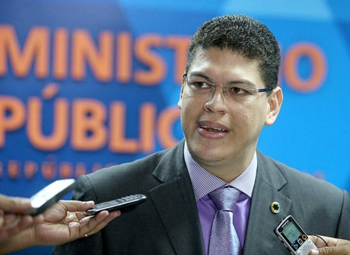 Del IHSS salió cheque para partido político