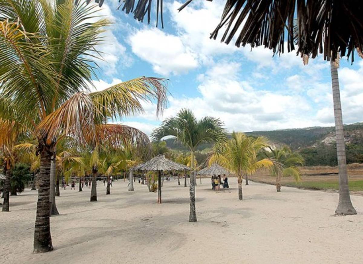 Una playa creada por el hombre