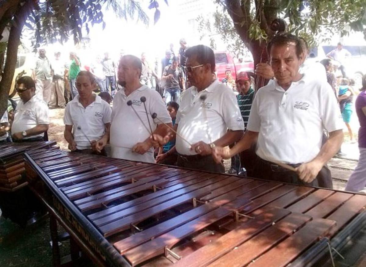 Repleto el Santuario de Suyapa previo a alborada