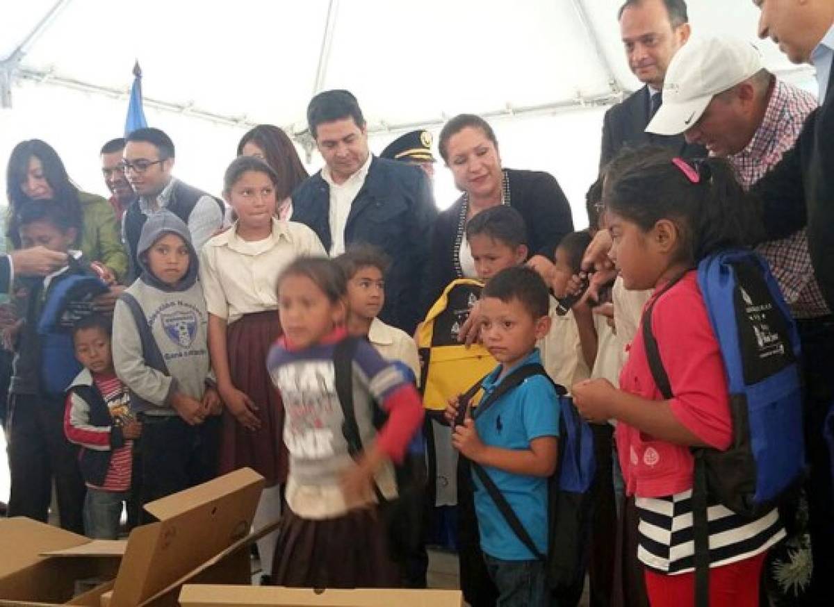 Niños de Honduras comienzan año escolar 2015