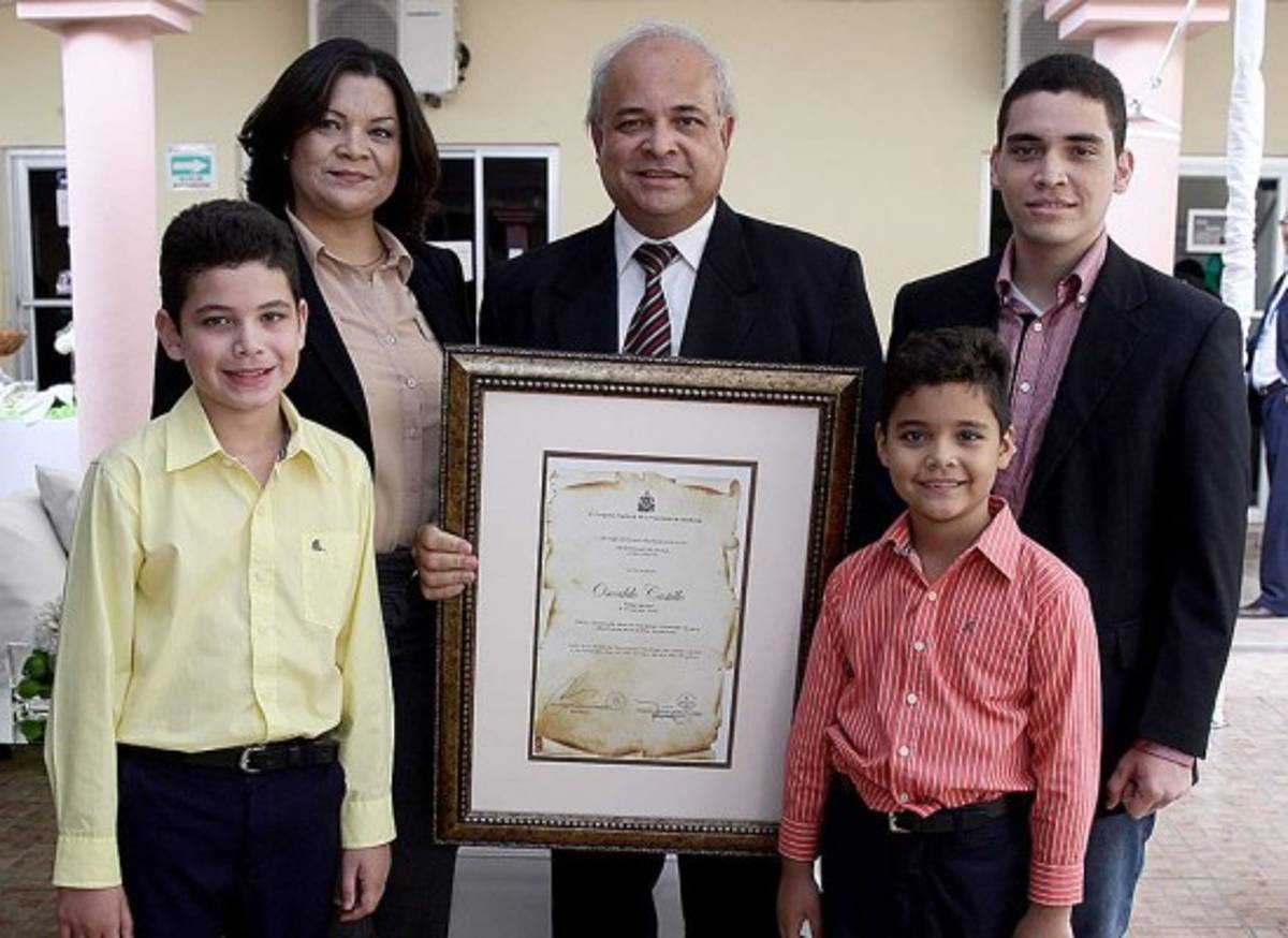 Congreso Nacional premia la excelencia y honradez