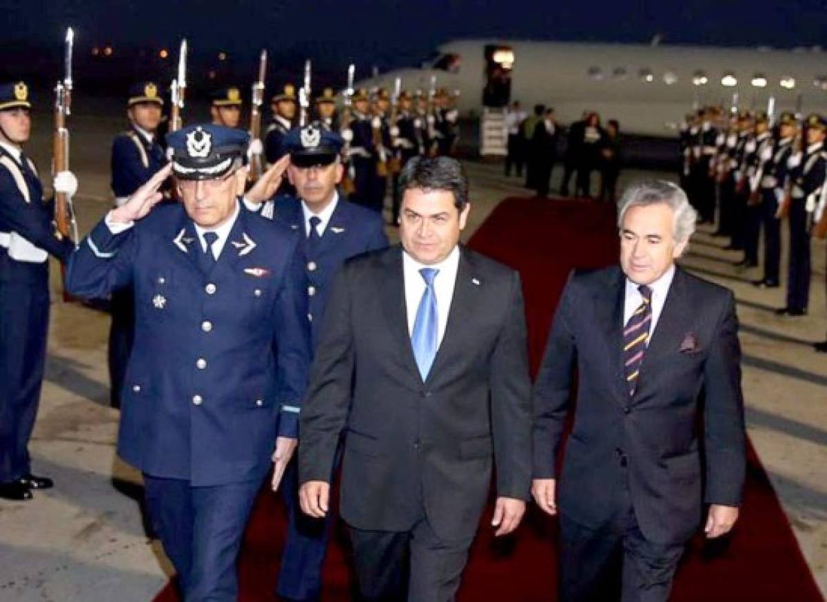 Presidente de Honduras conoce experiencia minera en visita a Chile