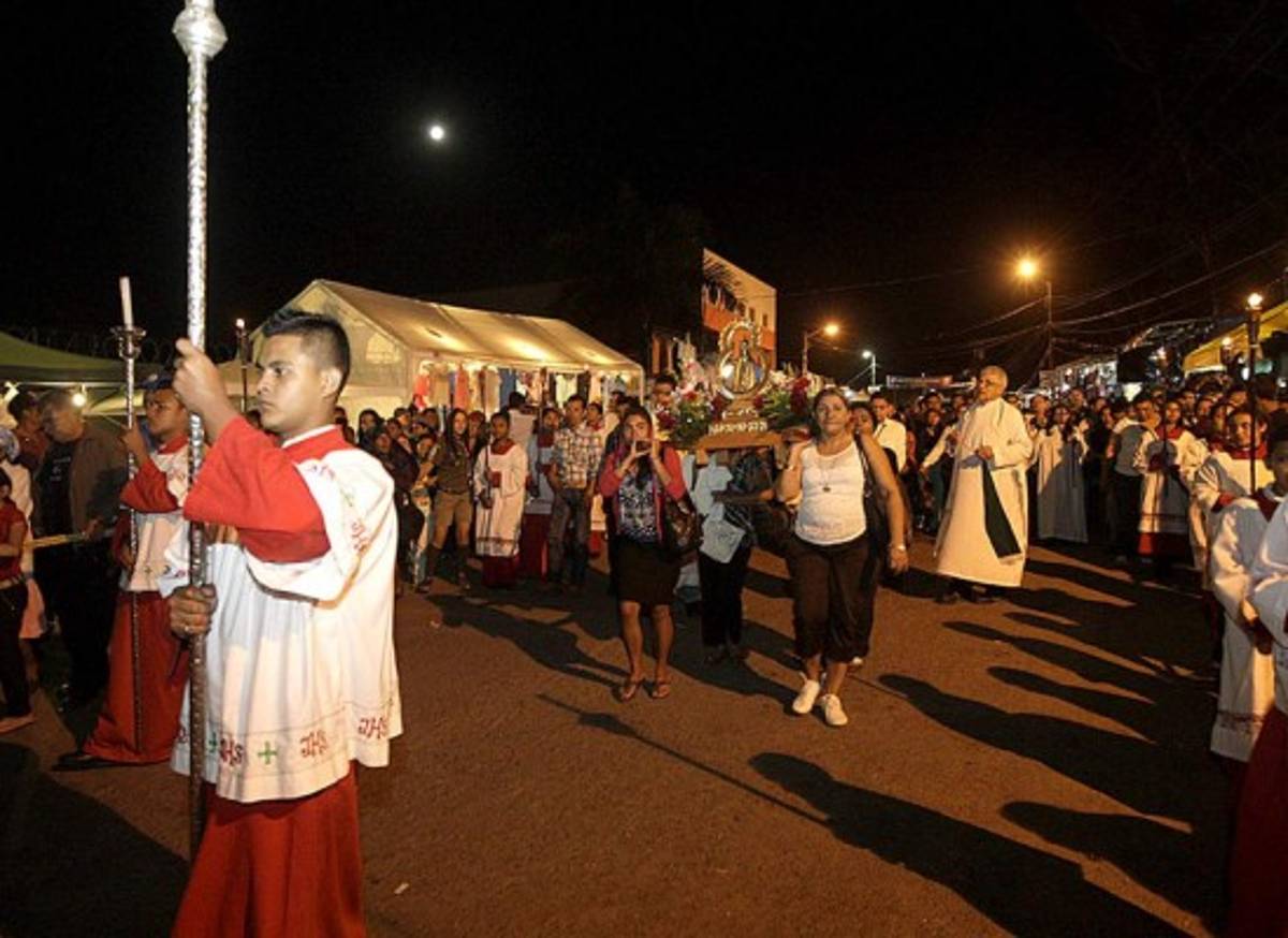 Realeza de Suyapa en tercera dimensión