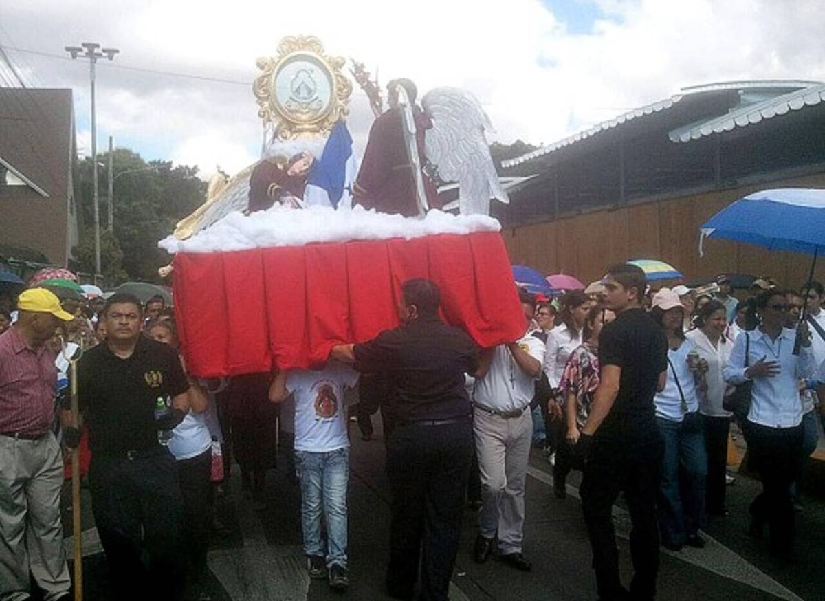 Procesión en honor a la patrona de Honduras