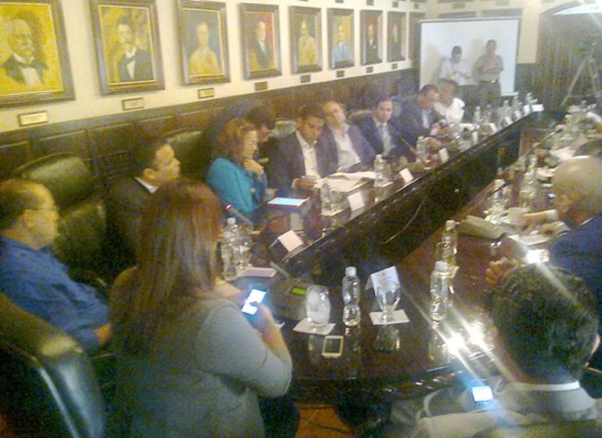 CN socializa Ley de Protección a Periodistas con directores de medios