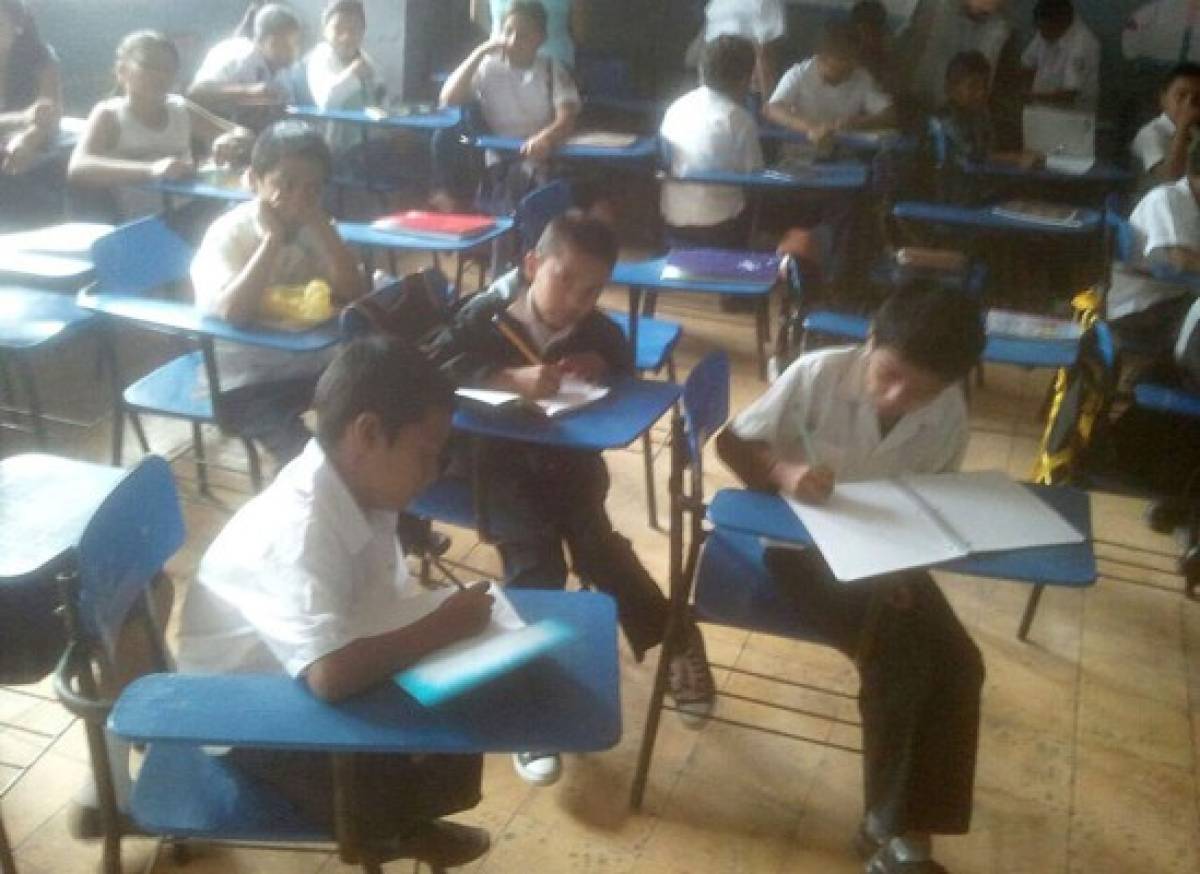 Niños de Honduras comienzan año escolar 2015