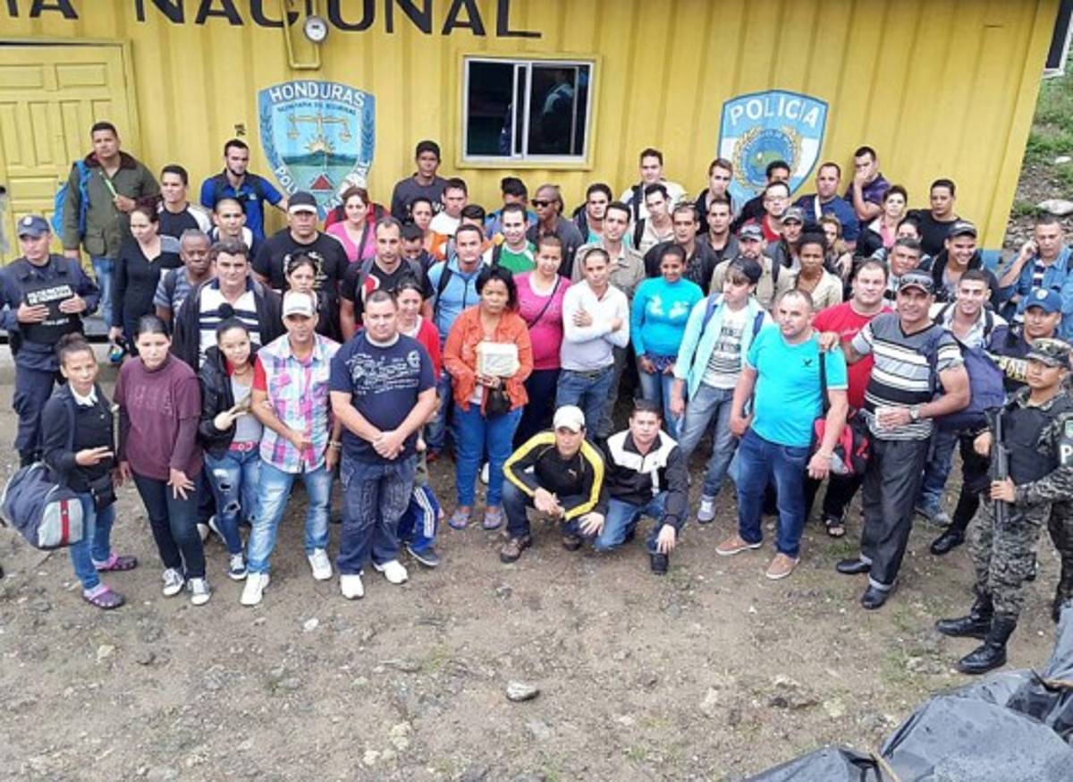 Detienen a 71 cubanos en occidente de Honduras