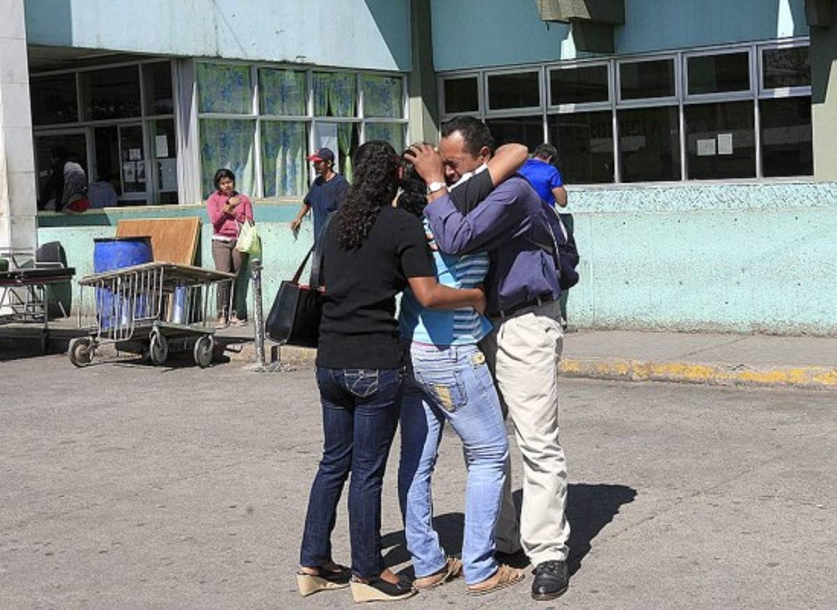 Dos víctimas de incendio siguen en estado crítico