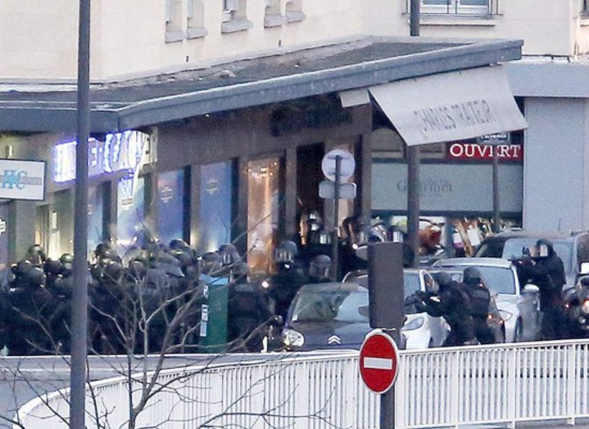 Cinco muertos en toma de rehenes en mercado de París